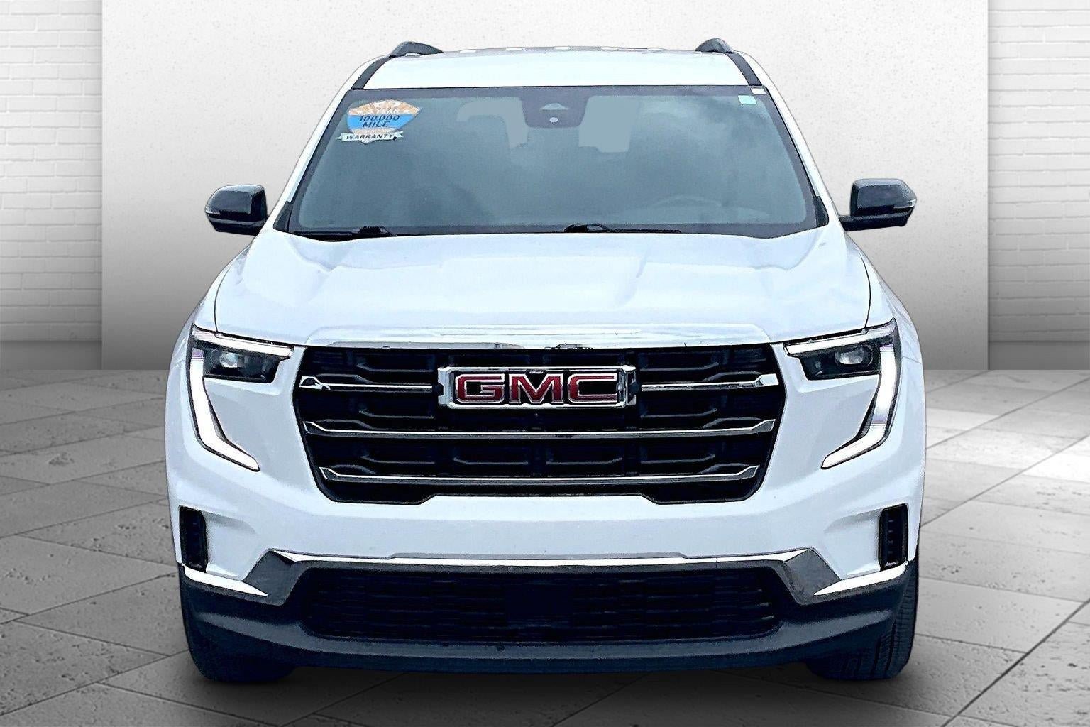 Used 2025 GMC Acadia Elevation FWD image 2