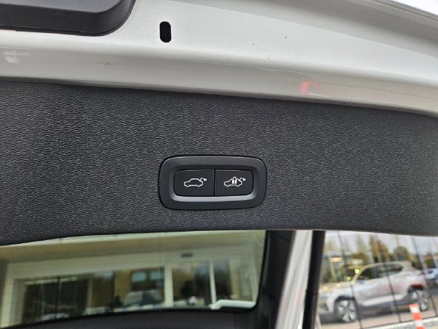 Certified 2023 Volvo C40 P8 Recharge Ultimate AWD/4WD image 13