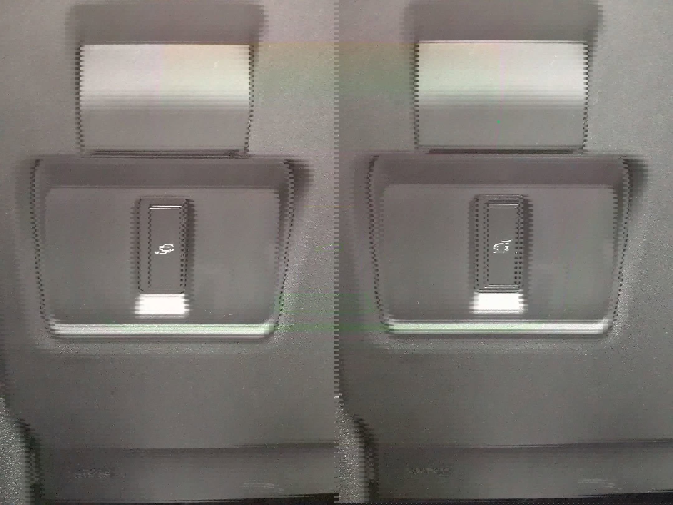 Certified 2024 Land Rover Range Rover Evoque Dynamic SE image 18