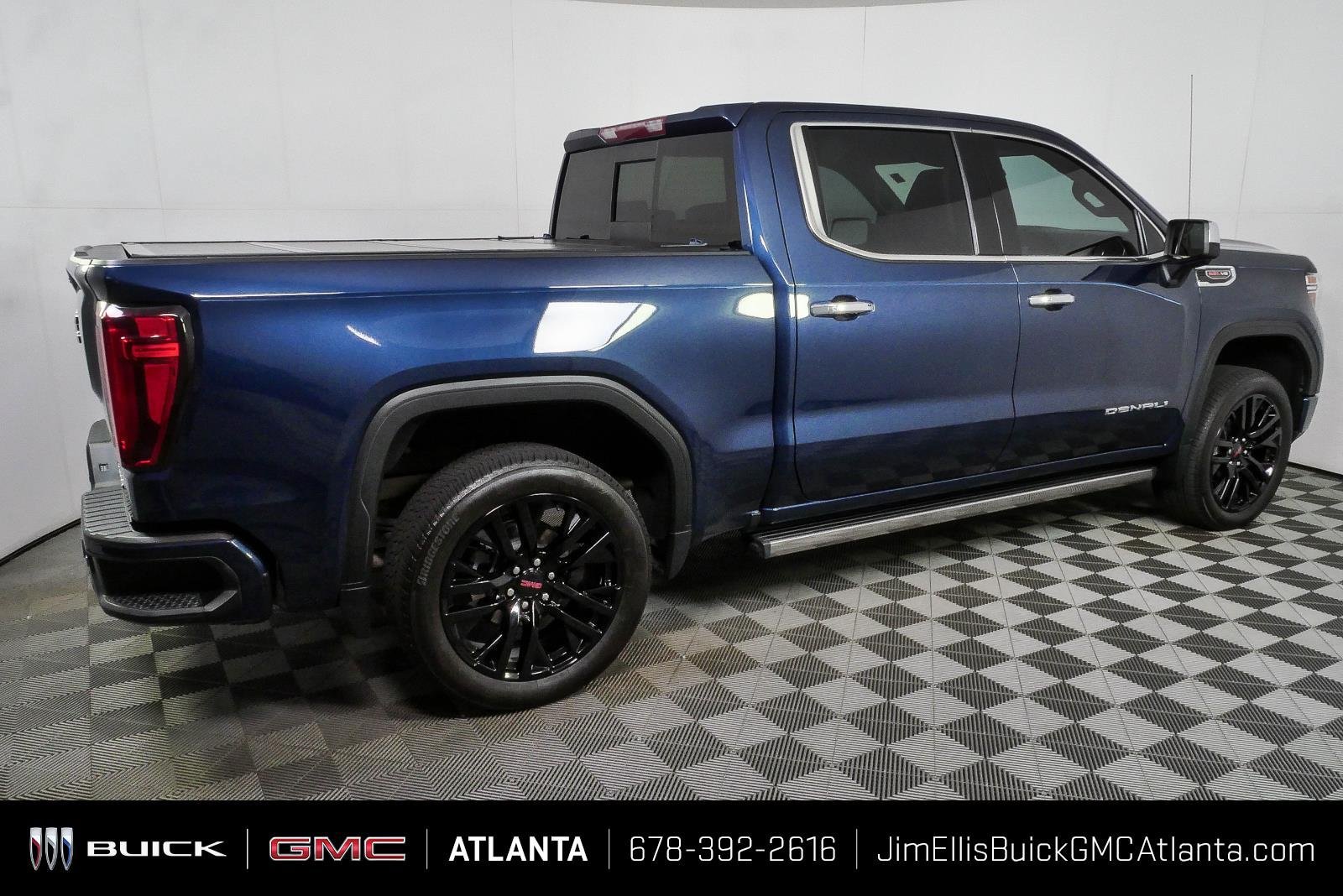 Certified 2022 GMC Sierra 1500 Denali w/ Denali Premium Package AWD/4WD image 2