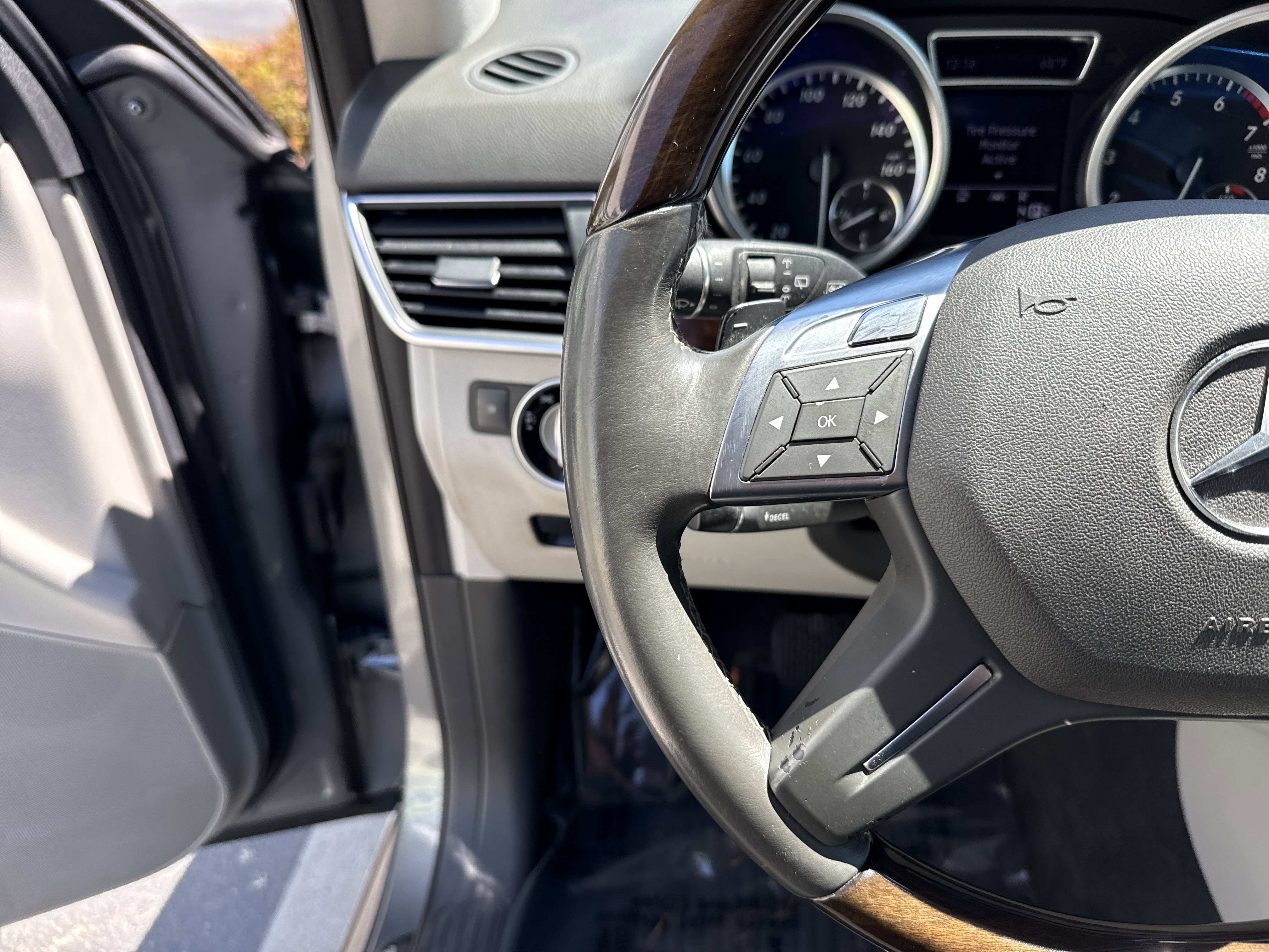 Used 2012 Mercedes-Benz ML 350 4MATIC image 19