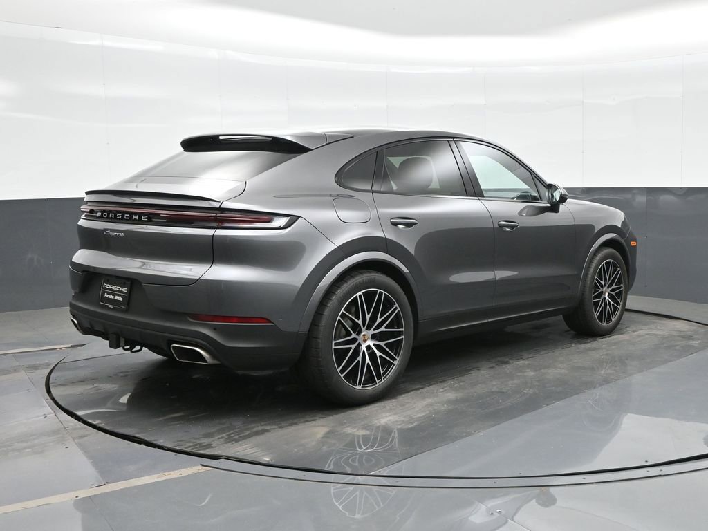 Certified 2025 Porsche Cayenne Coupe image 7