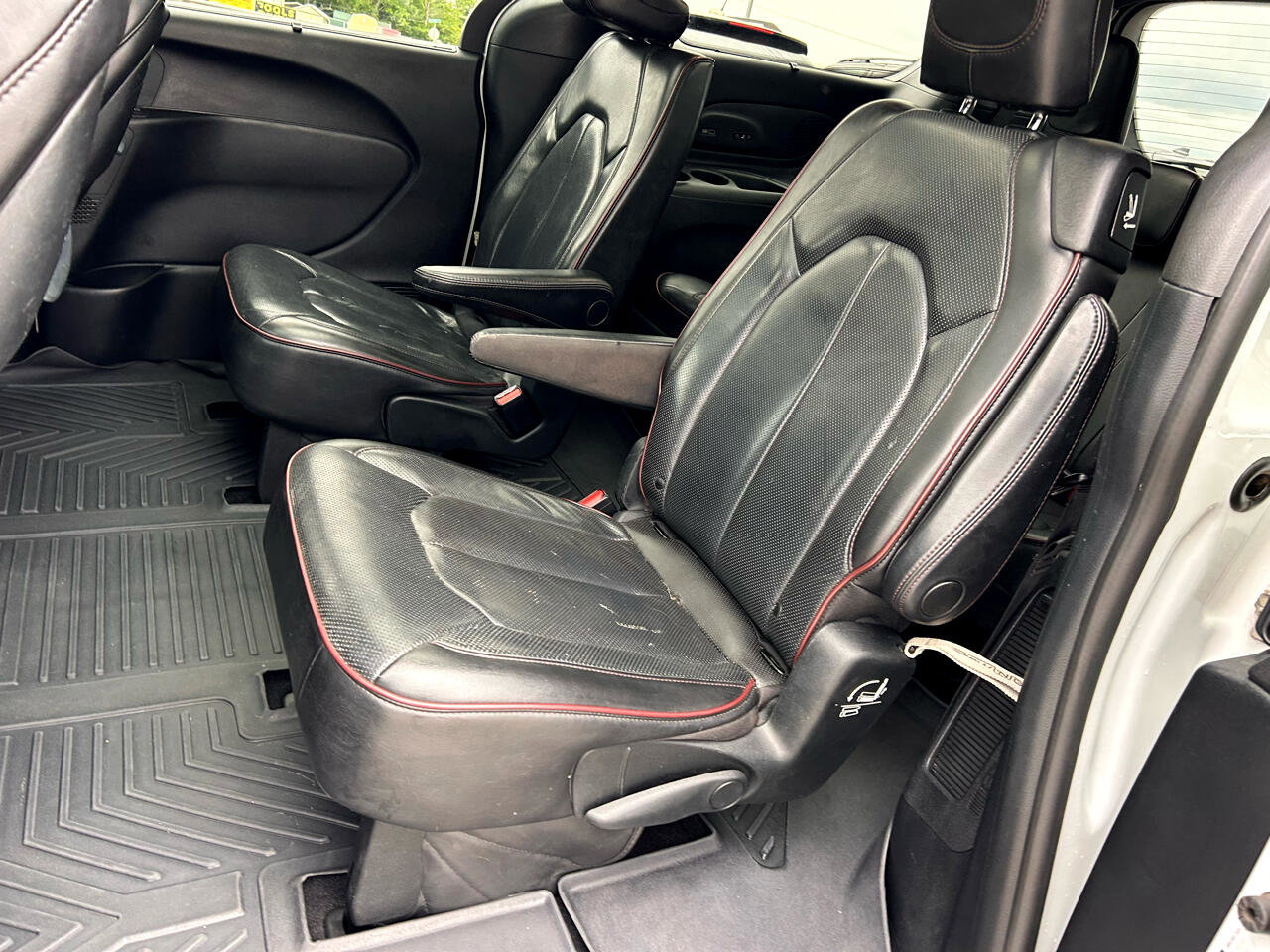 Used 2020 Chrysler Pacifica Limited image 15