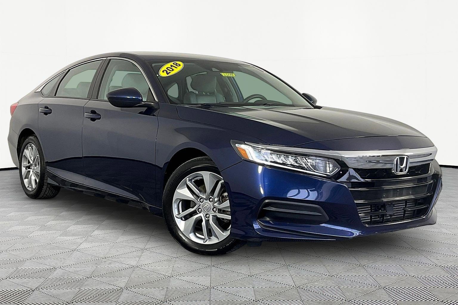 Used 2018 Honda Accord LX image 3