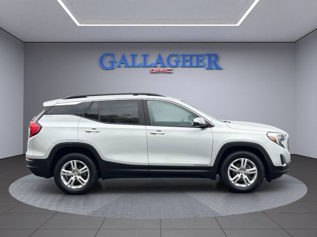Used 2021 GMC Terrain SLE w/ Driver Convenience Package FWD image 3