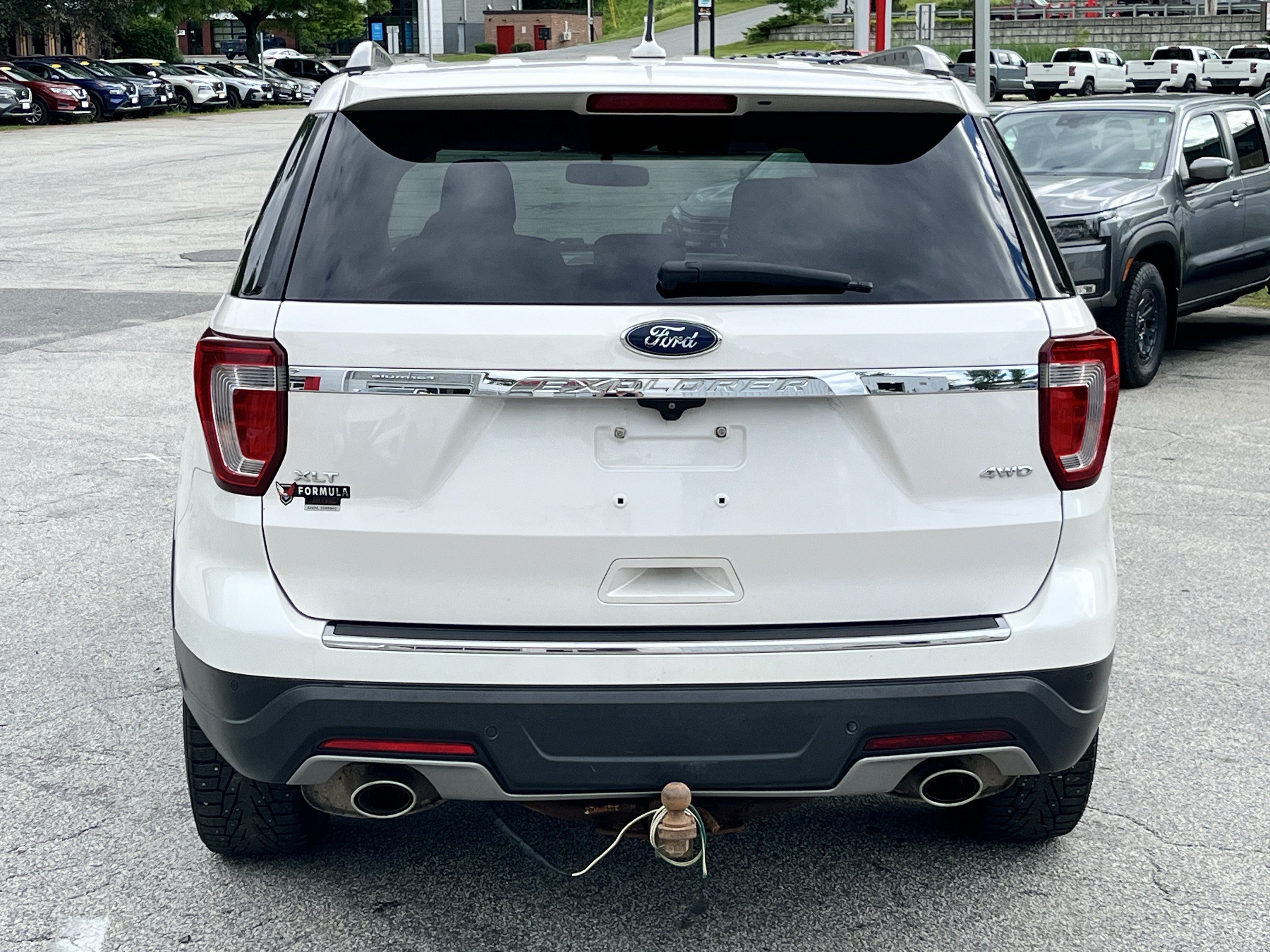 Used 2018 Ford Explorer XLT w/ Equipment Group 201A AWD/4WD image 6