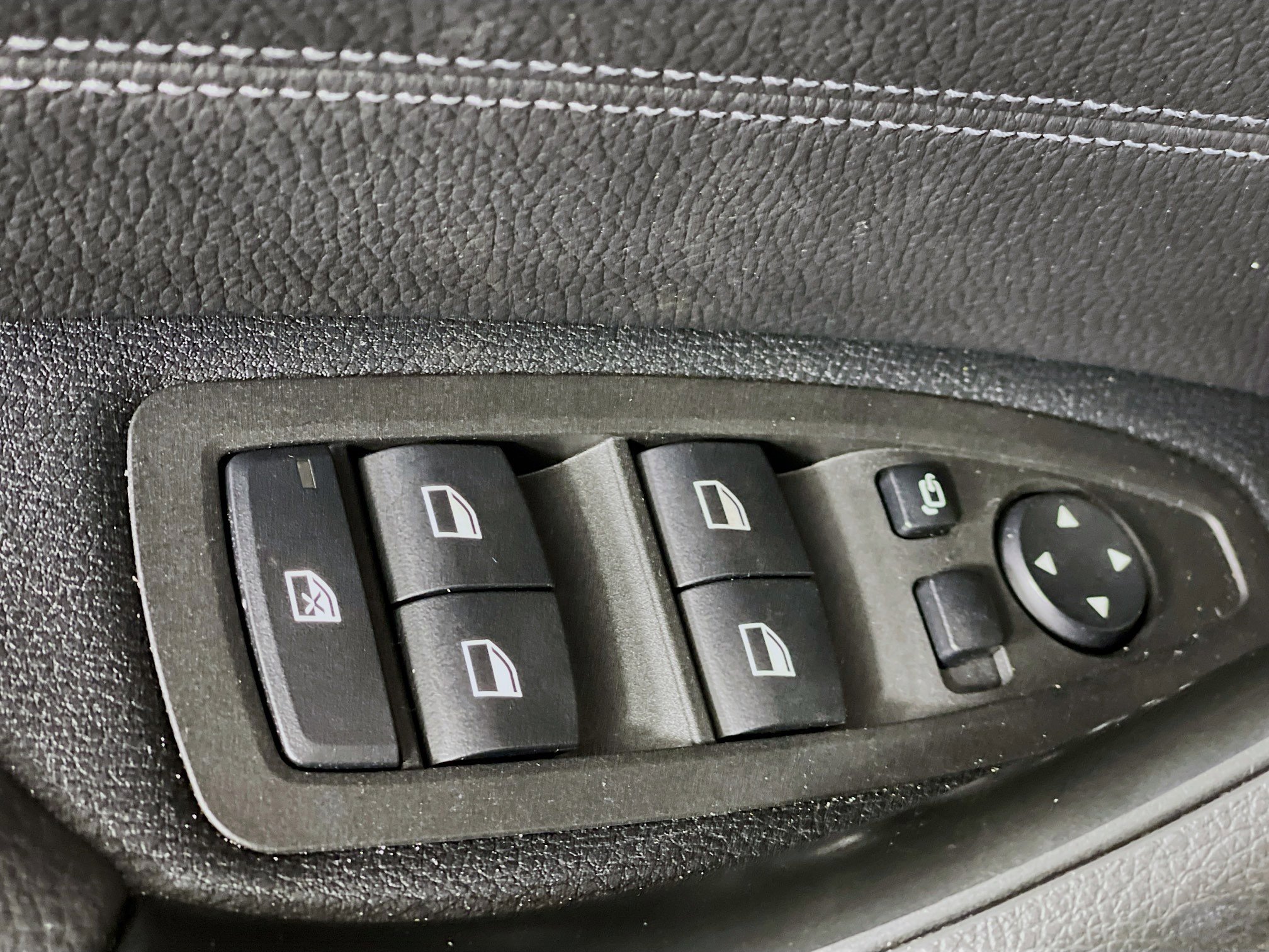 Used 2022 BMW X2 M35i w/ Premium Package image 15