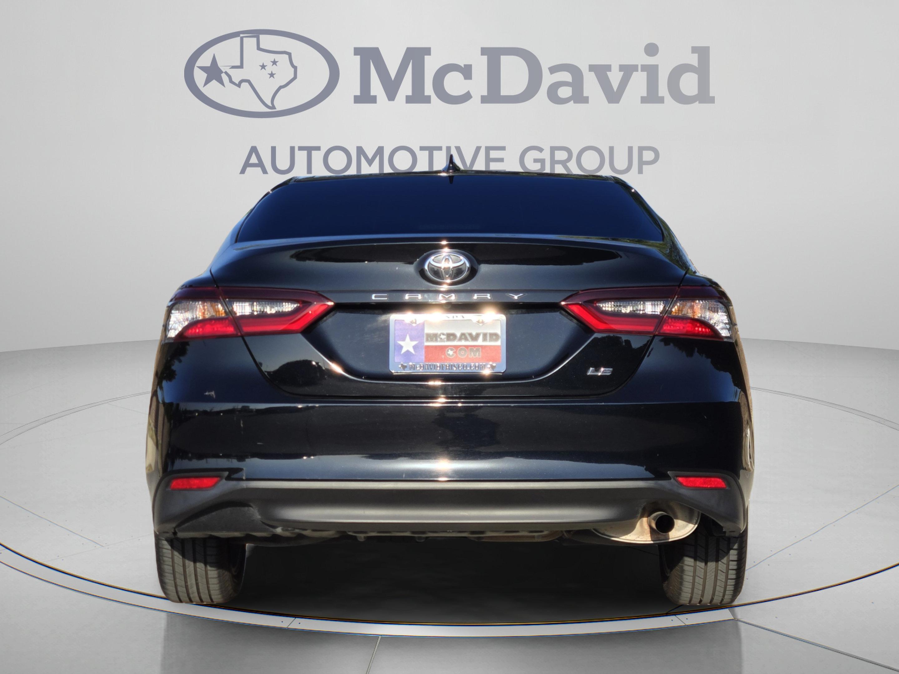 Used 2021 Toyota Camry LE FWD image 5