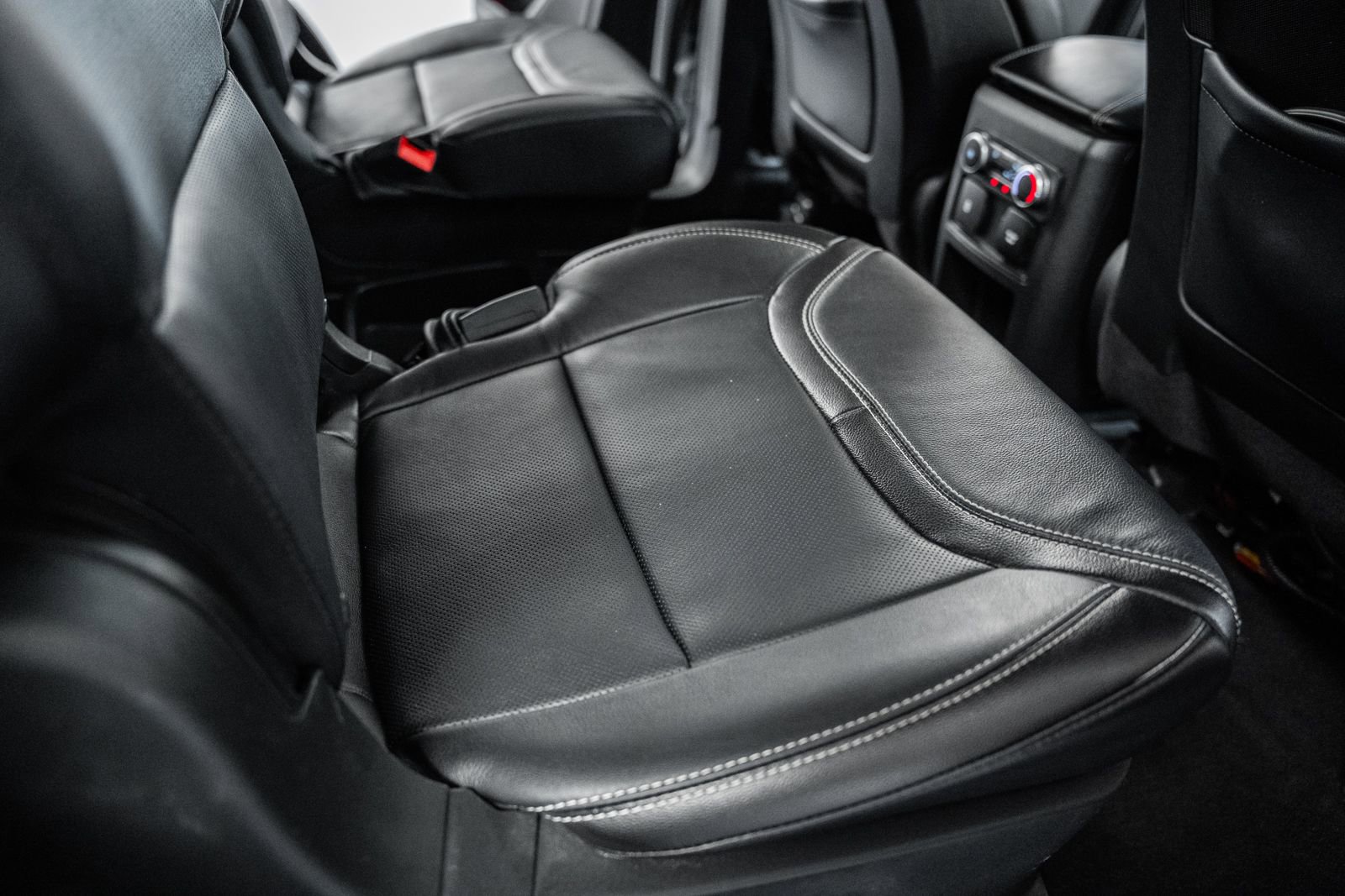 Certified 2020 Ford Explorer ST w/ ST Street Pack image 43