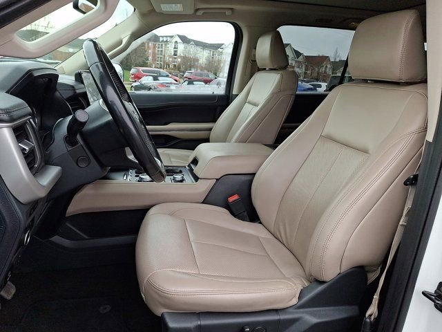 Used 2023 Ford Expedition XLT image 18
