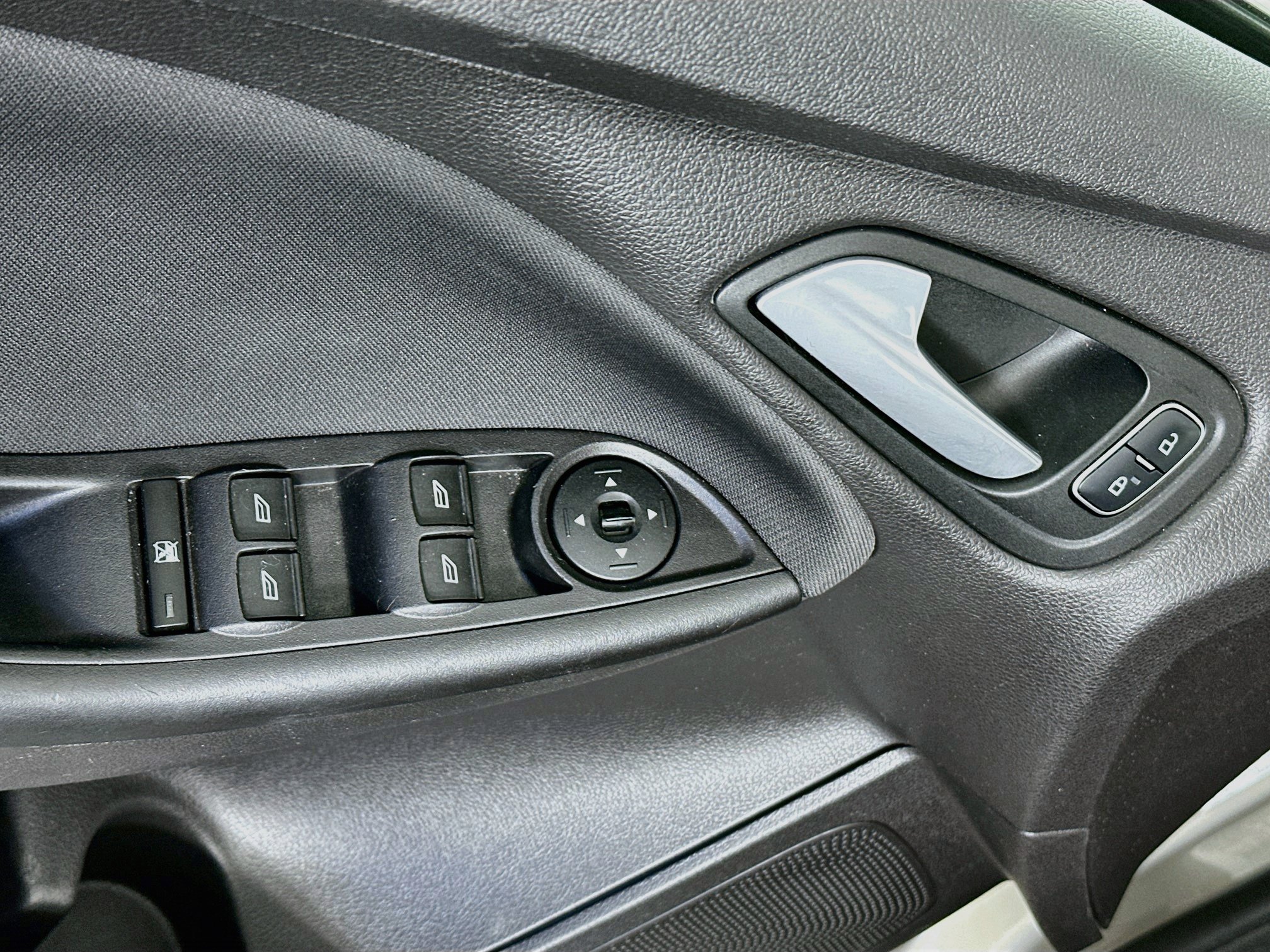 Used 2015 Ford Focus SE FWD image 15