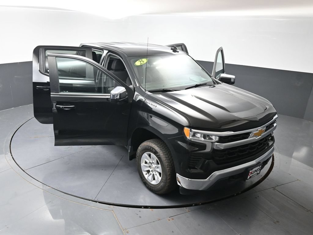 Used 2025 Chevrolet Silverado 1500 LT AWD/4WD image 59