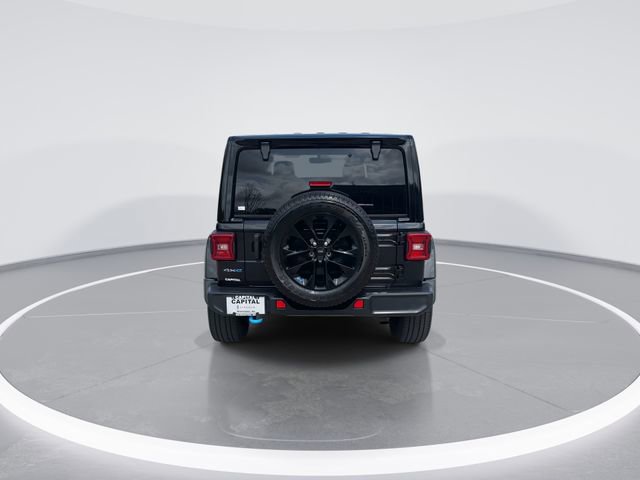 Used 2022 Jeep Wrangler Unlimited Sahara AWD/4WD image 6