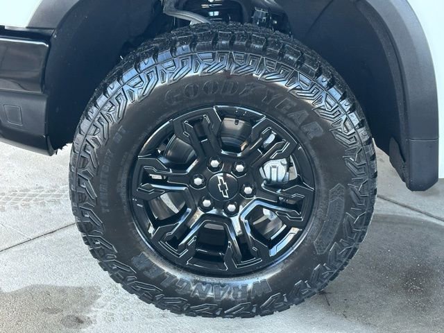 Used 2023 Chevrolet Silverado 1500 ZR2 w/ Technology Package image 17