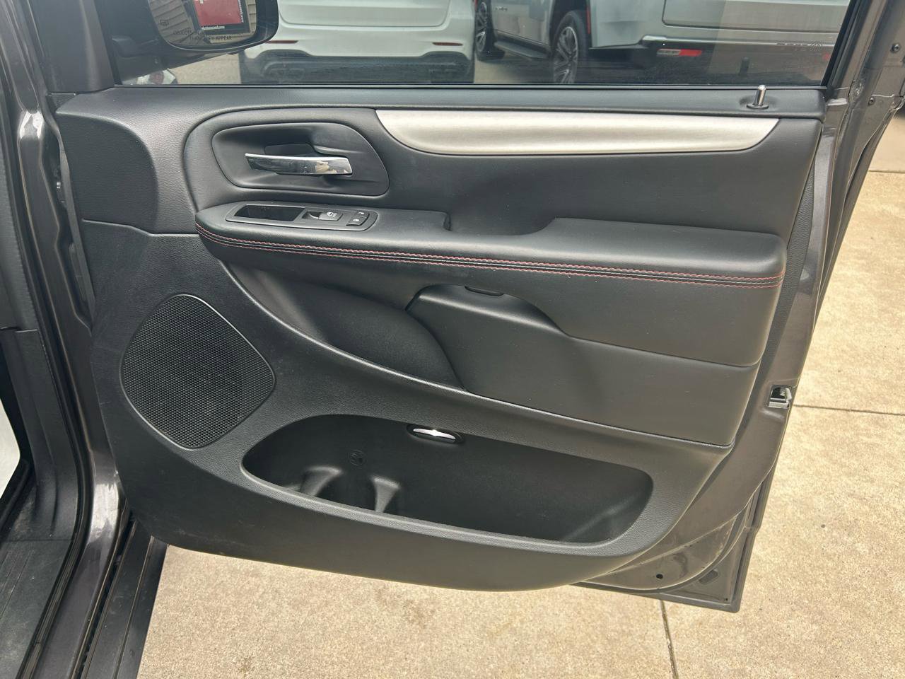 Used 2017 Dodge Grand Caravan GT FWD image 15