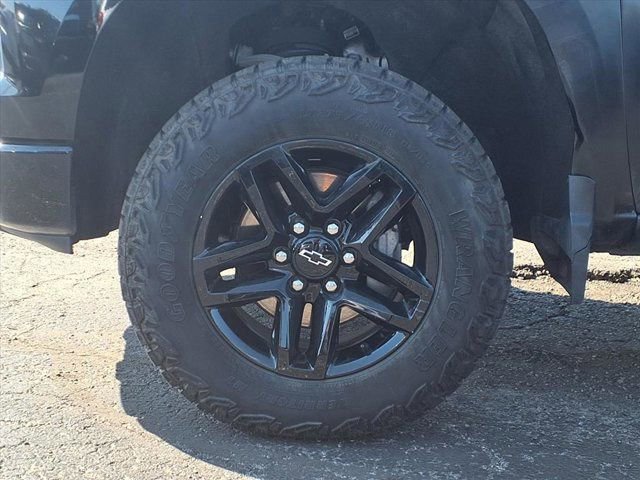 Used 2024 Chevrolet Silverado 1500 Custom Trail Boss w/ LPO, Dark Essentials Package image 22