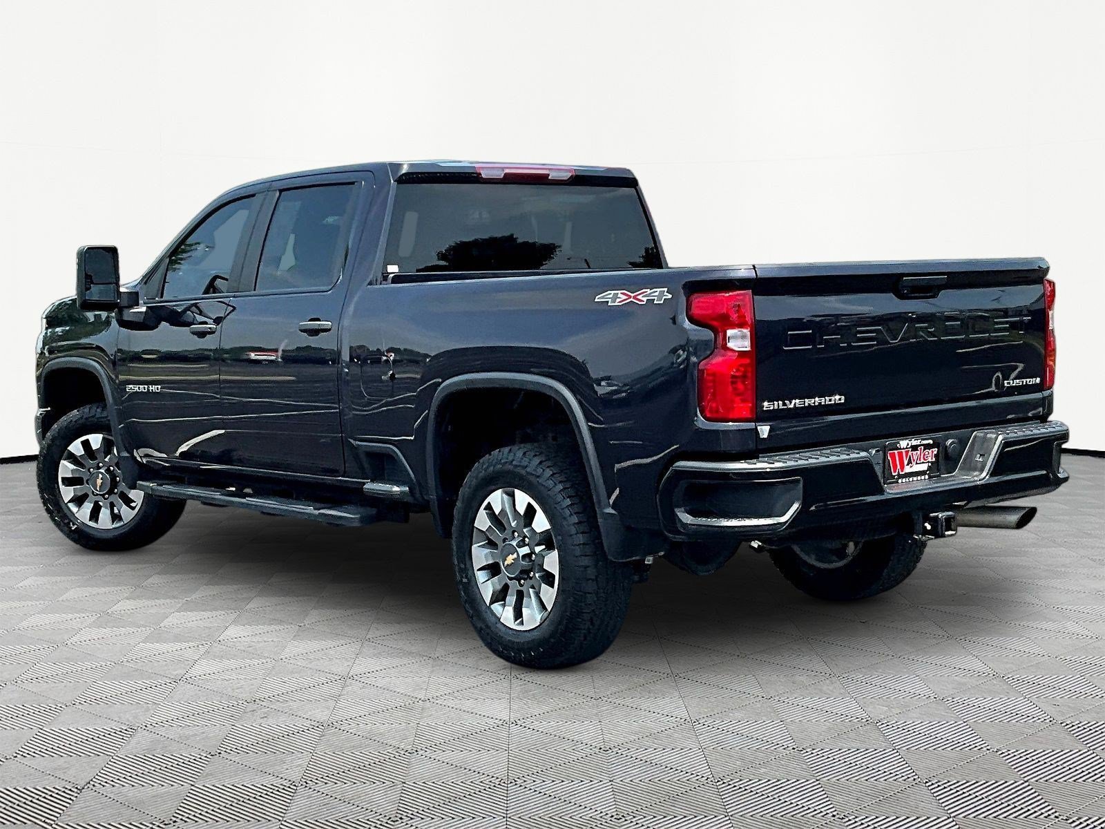 Used 2024 Chevrolet Silverado 2500 Custom AWD/4WD image 4