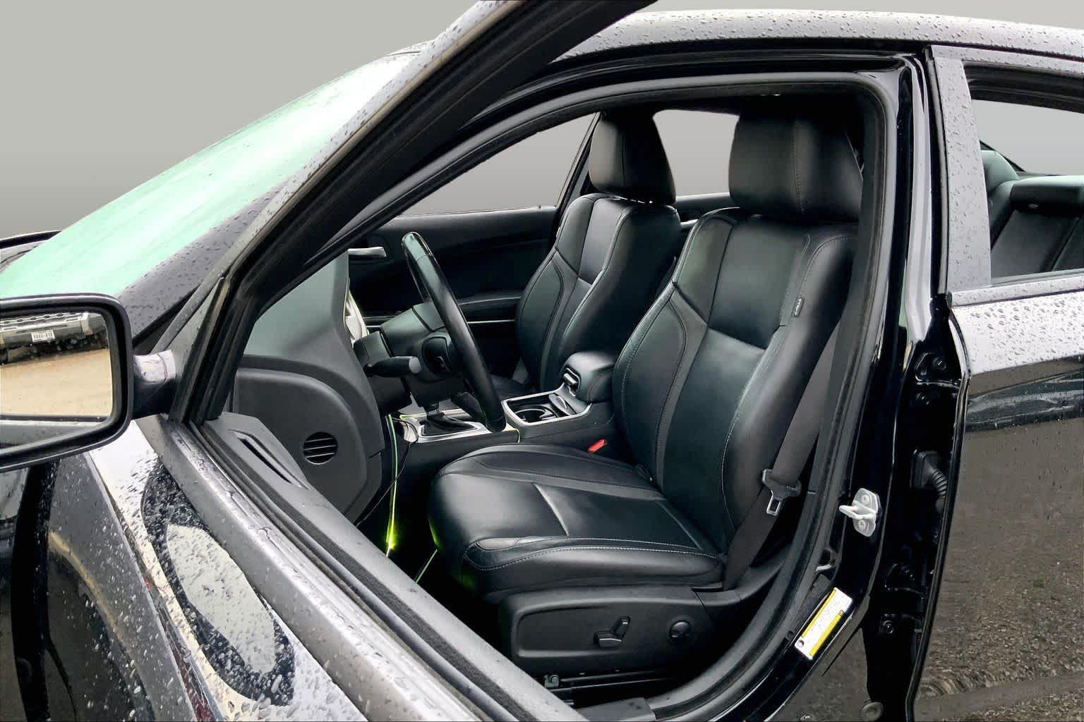 Used 2022 Dodge Charger SXT w/ Leather Interior Group RWD image 8