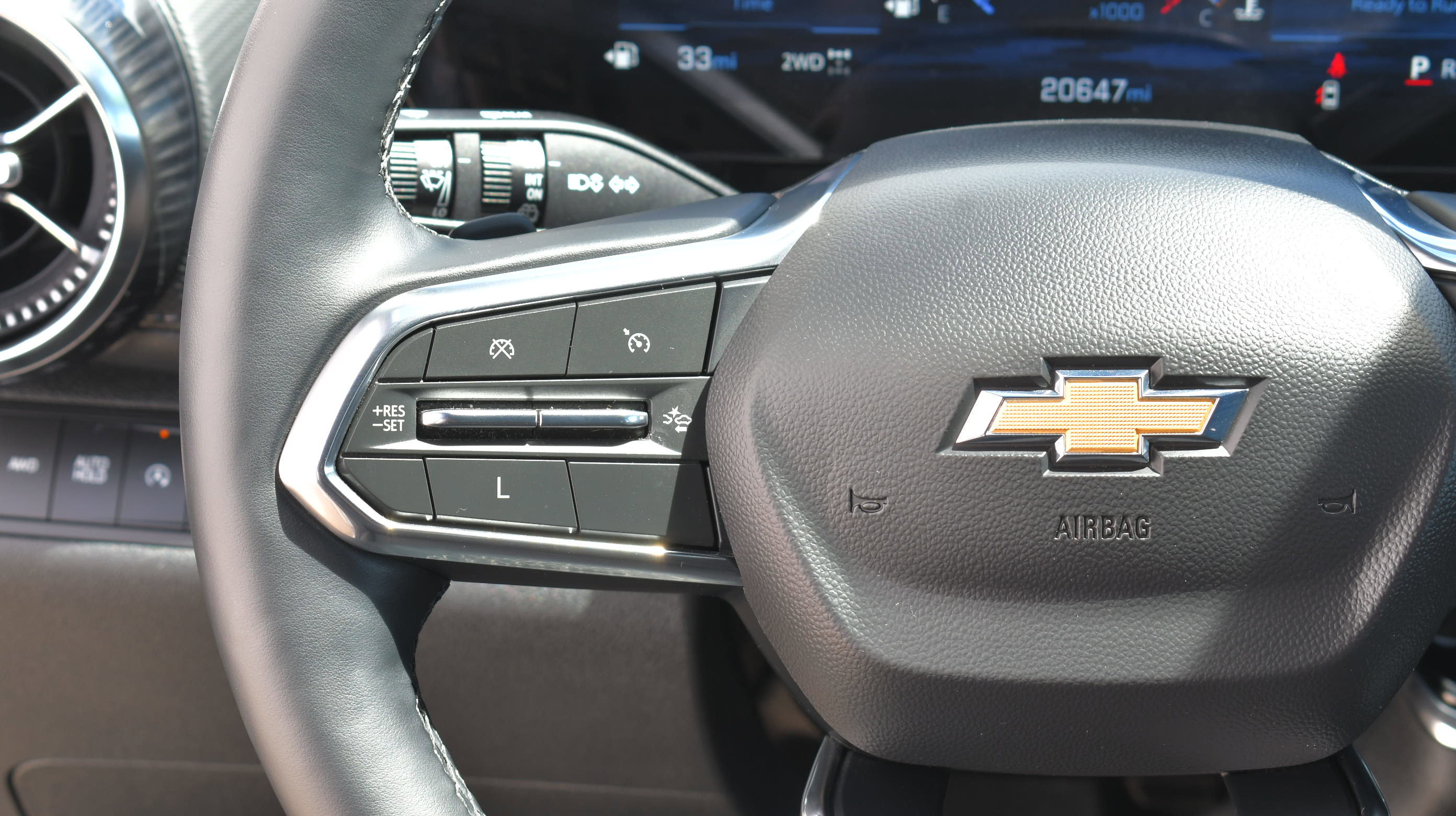 Used 2025 Chevrolet Equinox LT AWD/4WD image 16