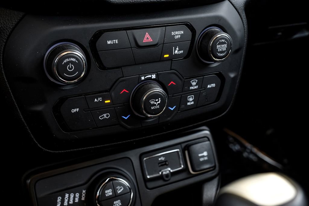 Used 2021 Jeep Renegade Trailhawk image 36