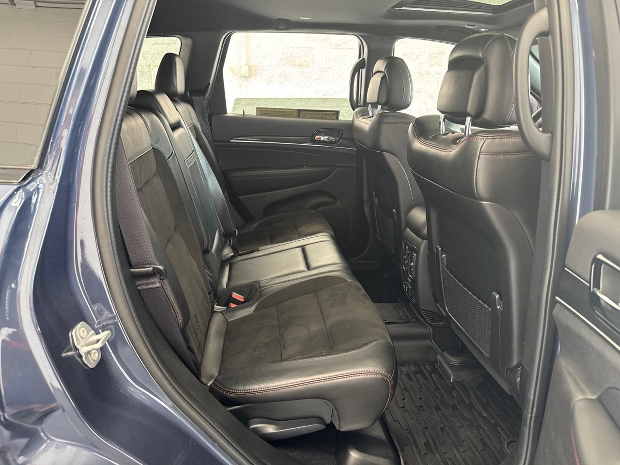 Used 2021 Jeep Grand Cherokee Trailhawk w/ Premium Lighting Group AWD/4WD image 40