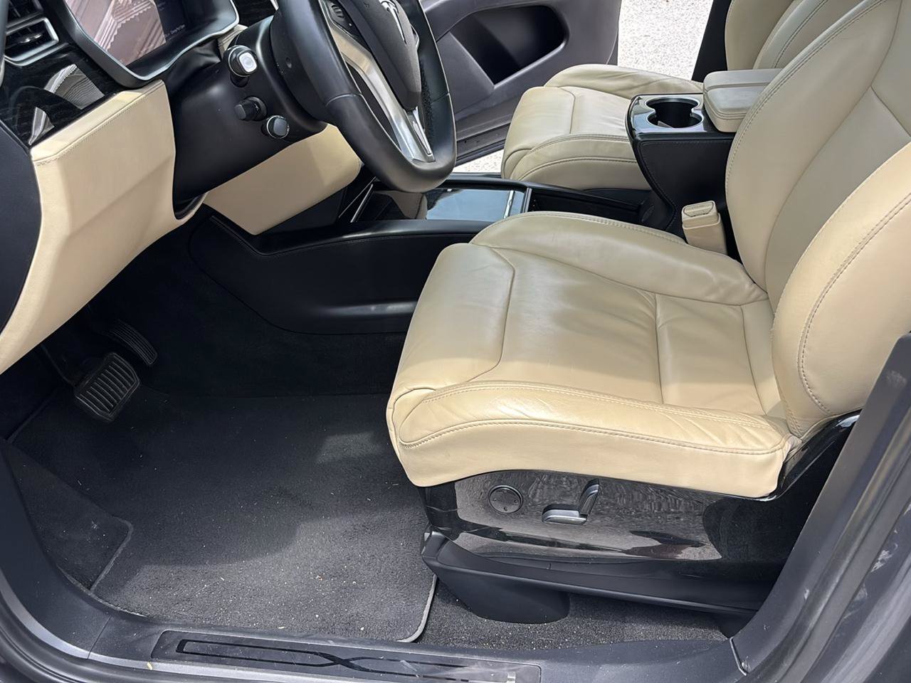 Used 2016 Tesla Model X 75D AWD/4WD image 12
