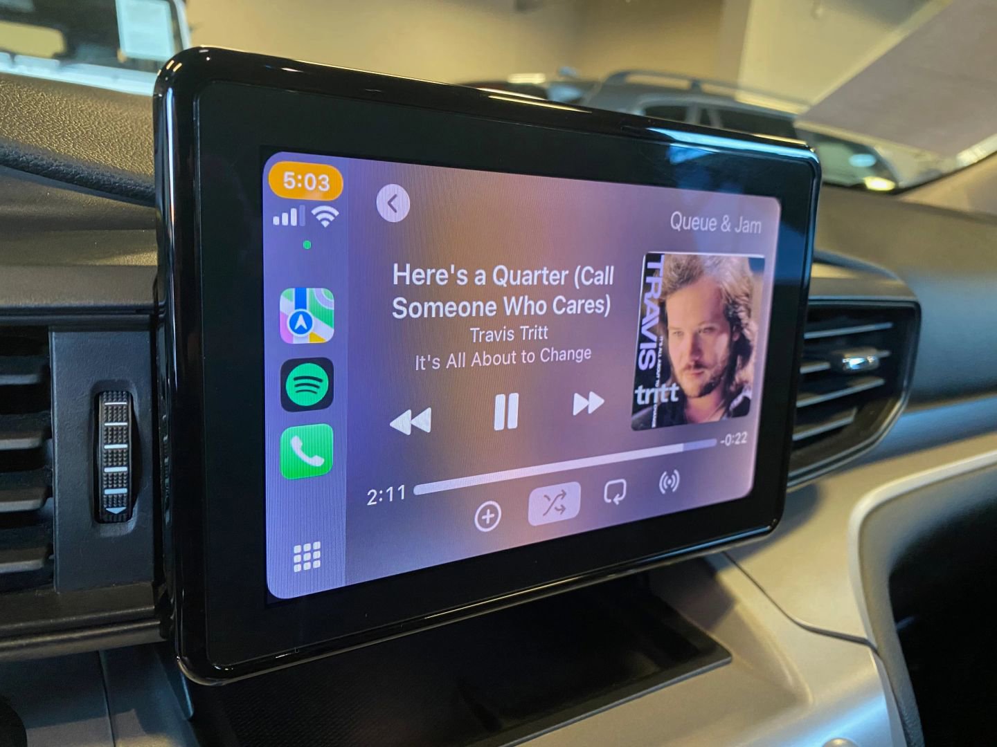 Used 2023 Ford Explorer XLT image 23