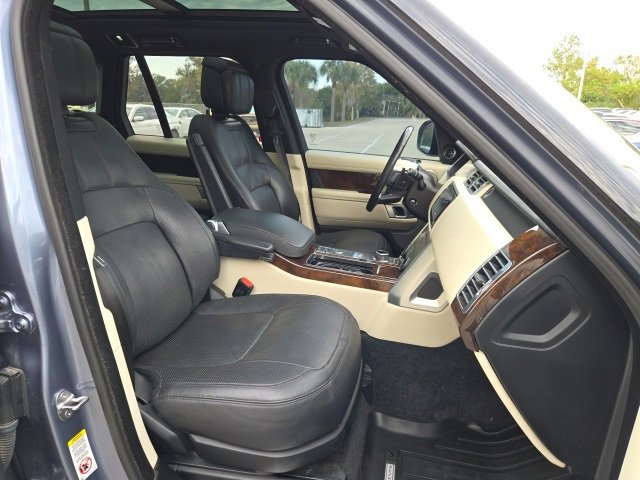 Used 2020 Land Rover Range Rover HSE image 14