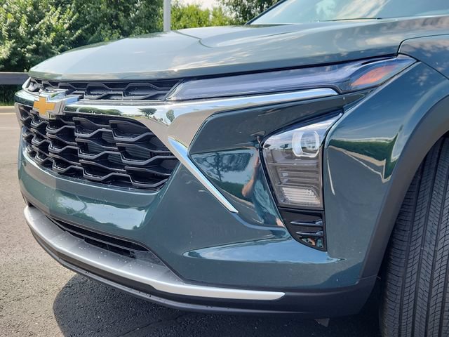 New 2026 Chevrolet Trax LT w/ Sunroof Package FWD image 10