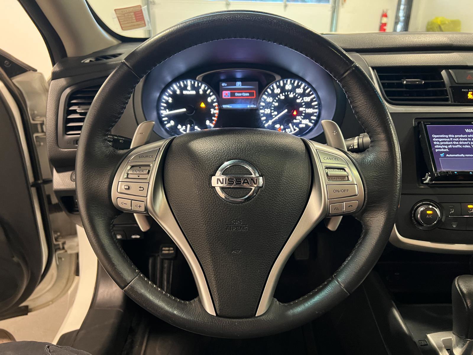 Used 2017 Nissan Altima 2.5 SR w/ LED Appearance Package image 11