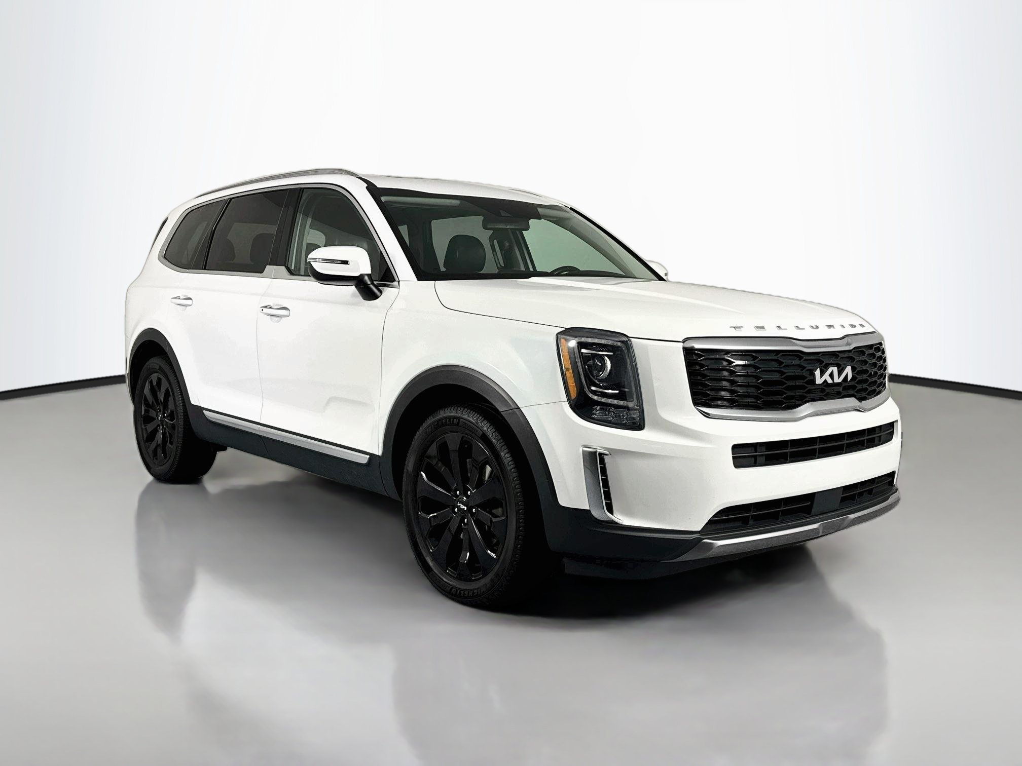 Used 2022 Kia Telluride S FWD image 3
