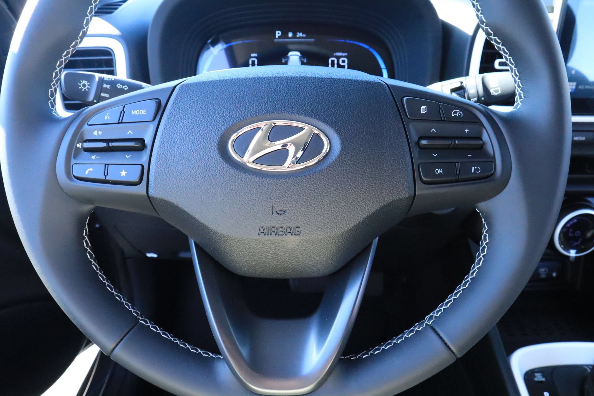 New 2026 Hyundai Venue SEL FWD image 11
