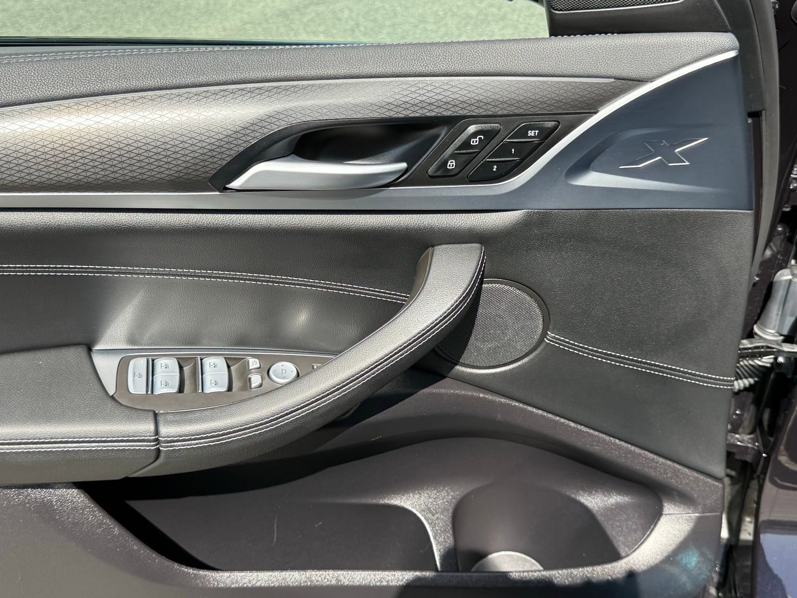 Used 2025 BMW X4 M40i AWD/4WD image 21