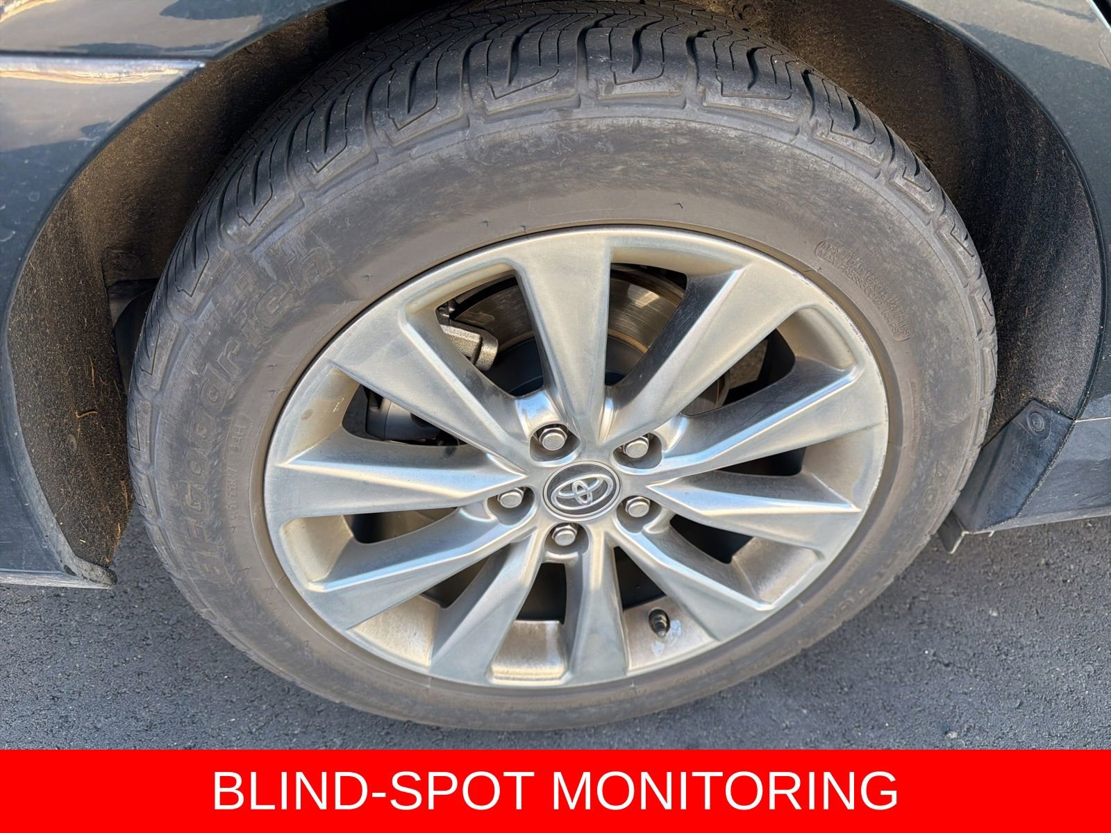 Used 2017 Toyota Camry XLE image 8