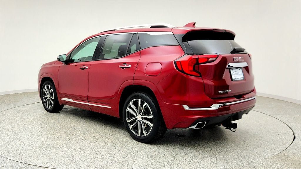 Used 2020 GMC Terrain Denali w/ Denali Premium Package FWD image 5