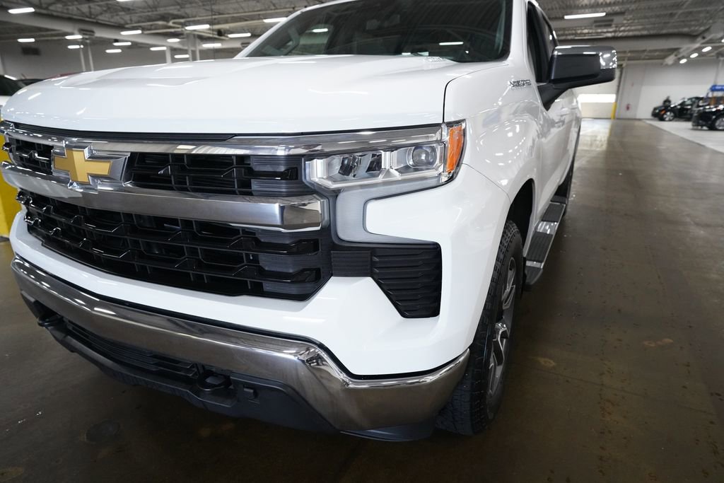 Used 2023 Chevrolet Silverado 1500 LT AWD/4WD image 22