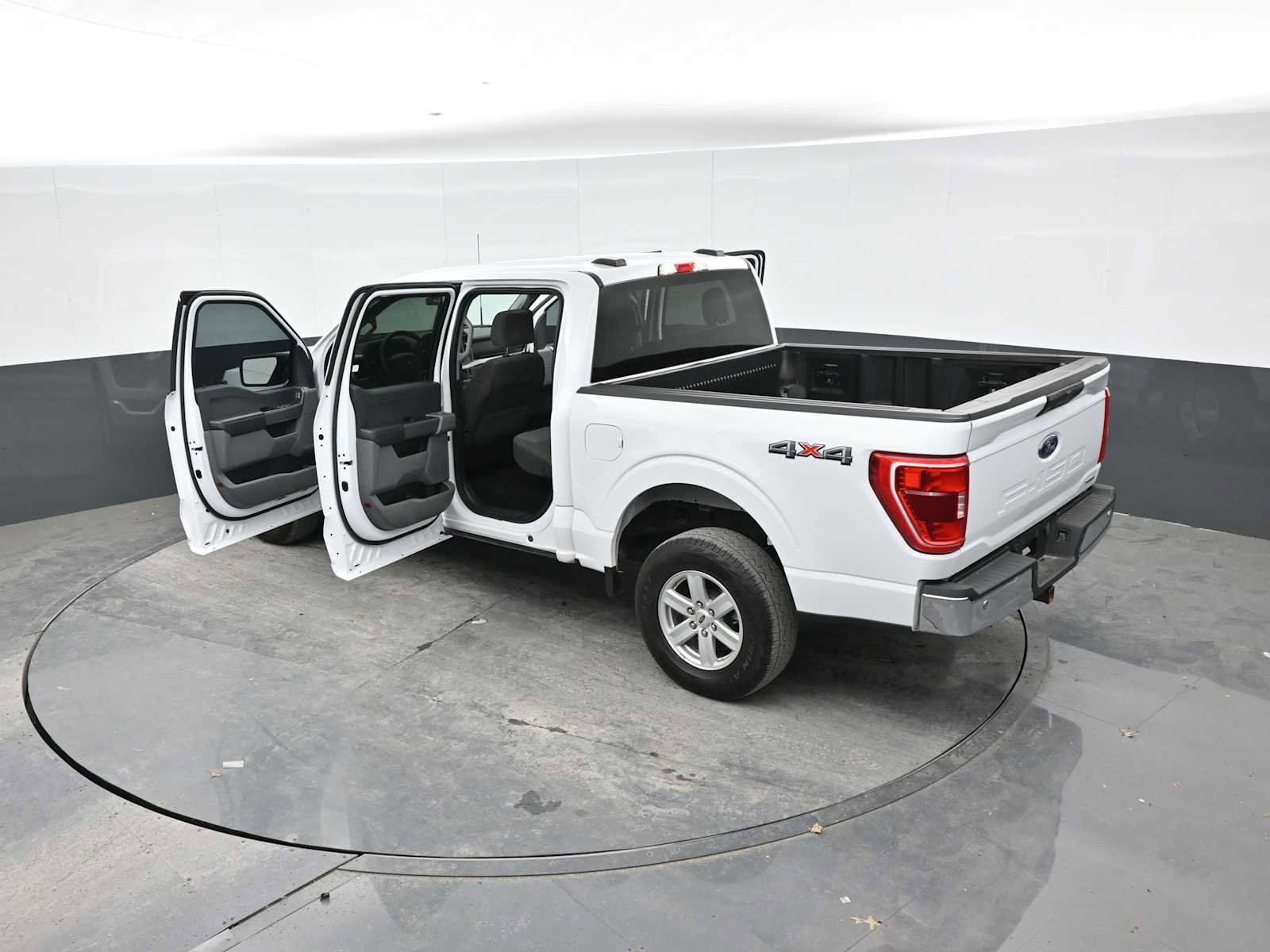 Used 2023 Ford F150 XLT image 40