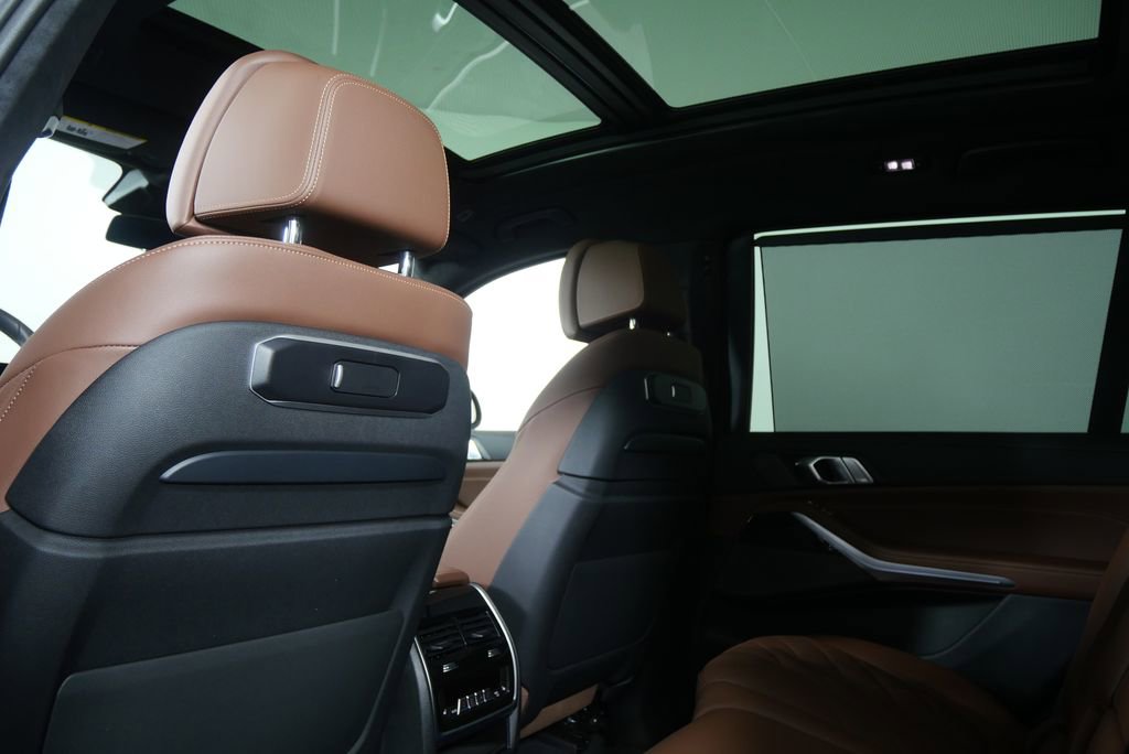 Used 2026 BMW X7 xDrive40i w/ Executive Package AWD/4WD image 18