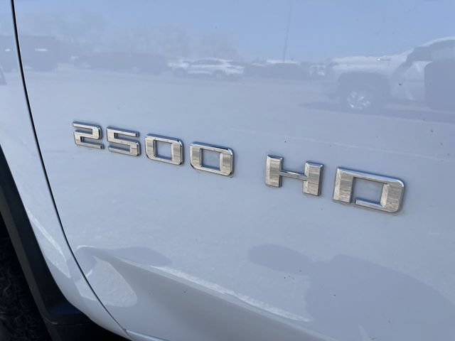 Used 2025 Chevrolet Silverado 2500 LT w/ Safety Package AWD/4WD image 4