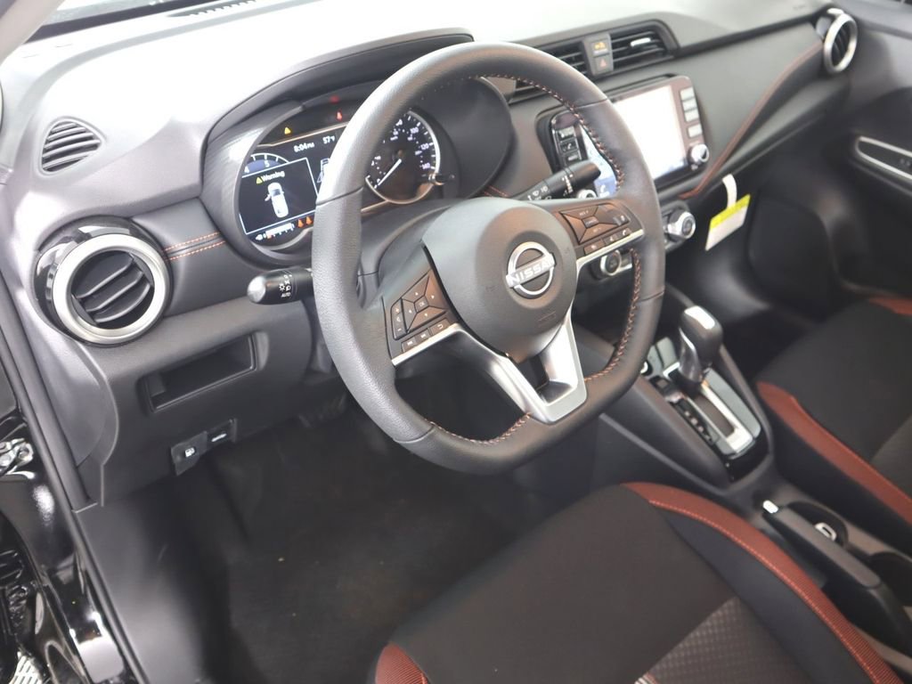 Certified 2025 Nissan Versa SR w/ Trunk Package image 9