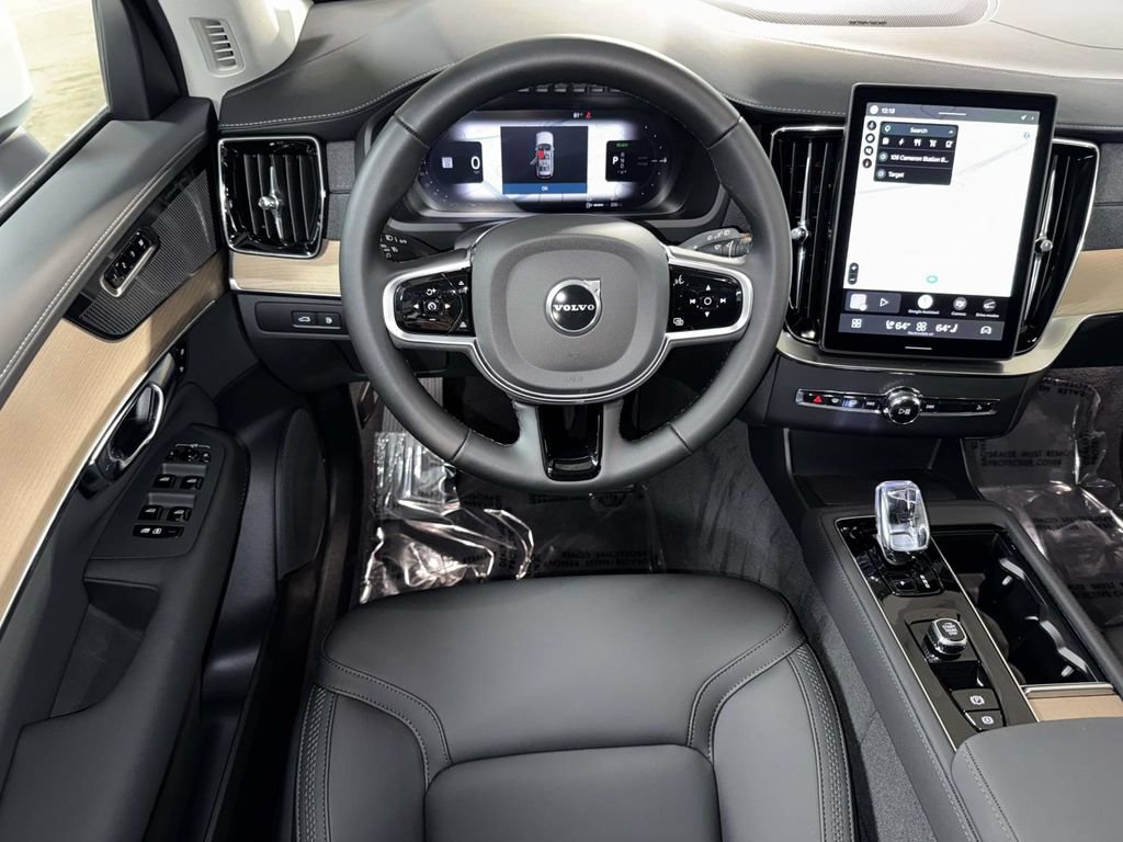 Certified 2025 Volvo XC90 T8 Plus w/ Protection Package Premier AWD/4WD image 4