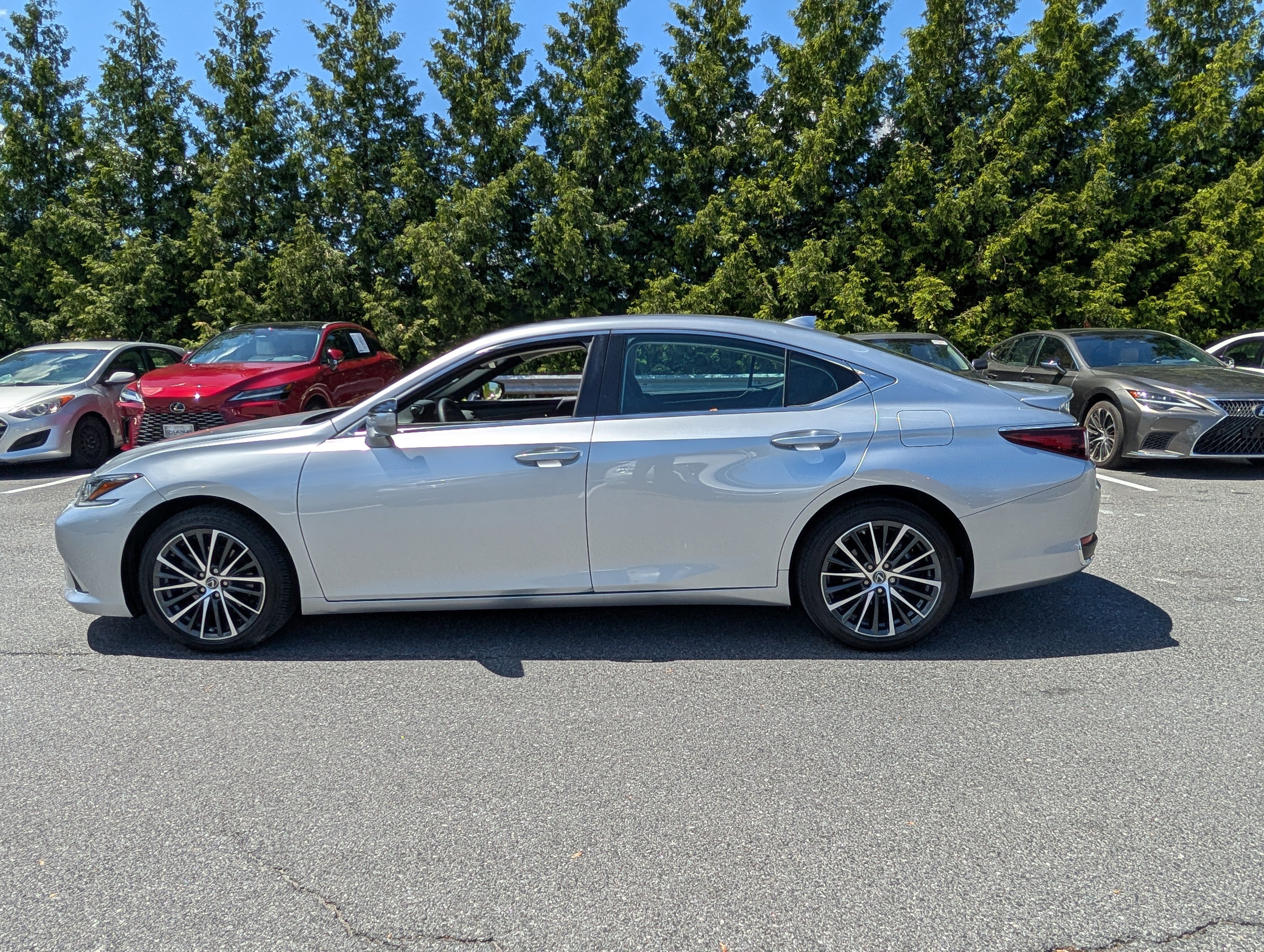 Used 2023 Lexus ES 250 w/ Premium Package AWD/4WD image 6