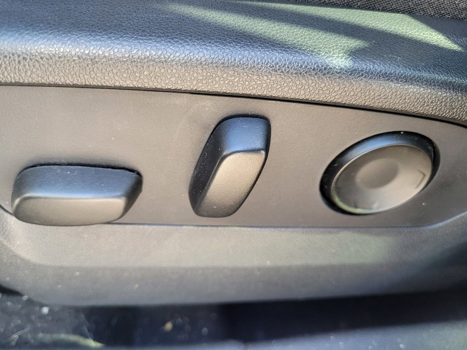 Used 2021 Buick Envision Essence w/ Sport Touring Package image 20