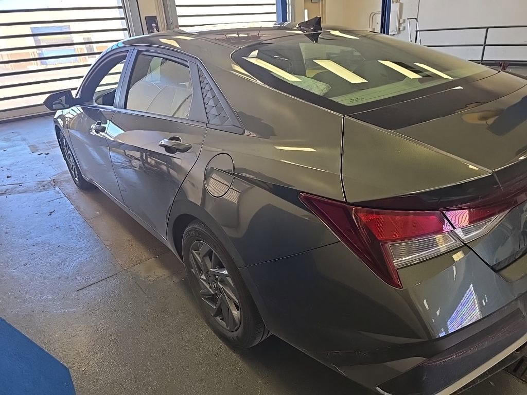 Used 2024 Hyundai Elantra SEL image 3
