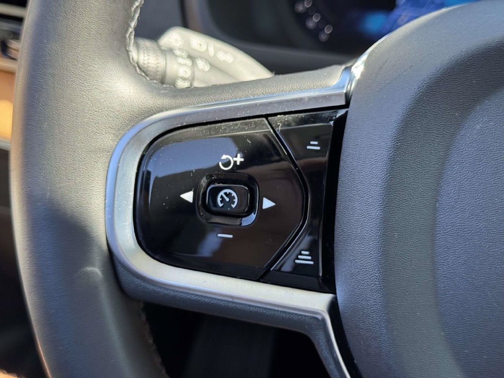 Certified 2024 Volvo XC90 B6 Plus AWD/4WD image 19