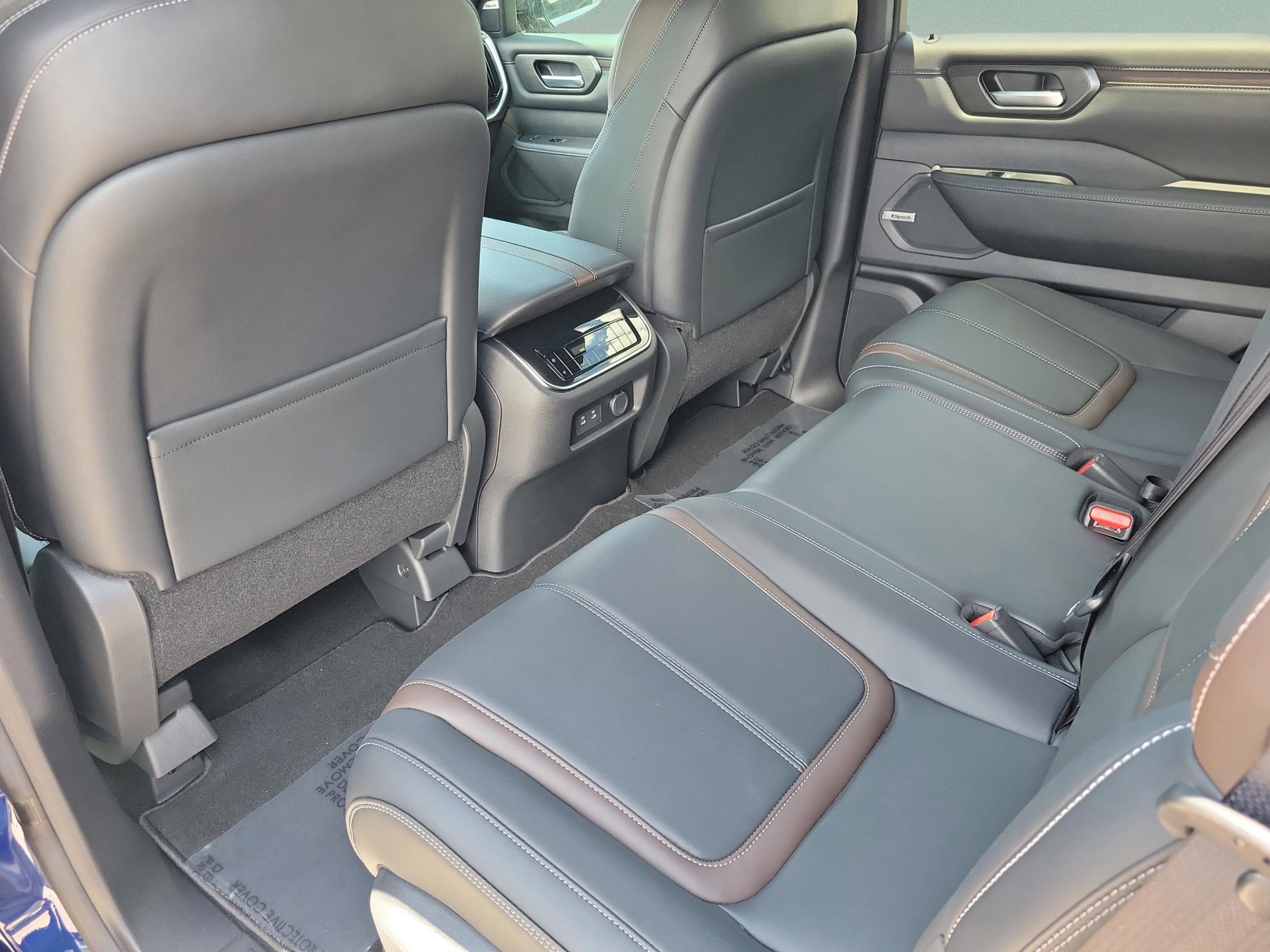 New 2025 Nissan Armada SL image 15