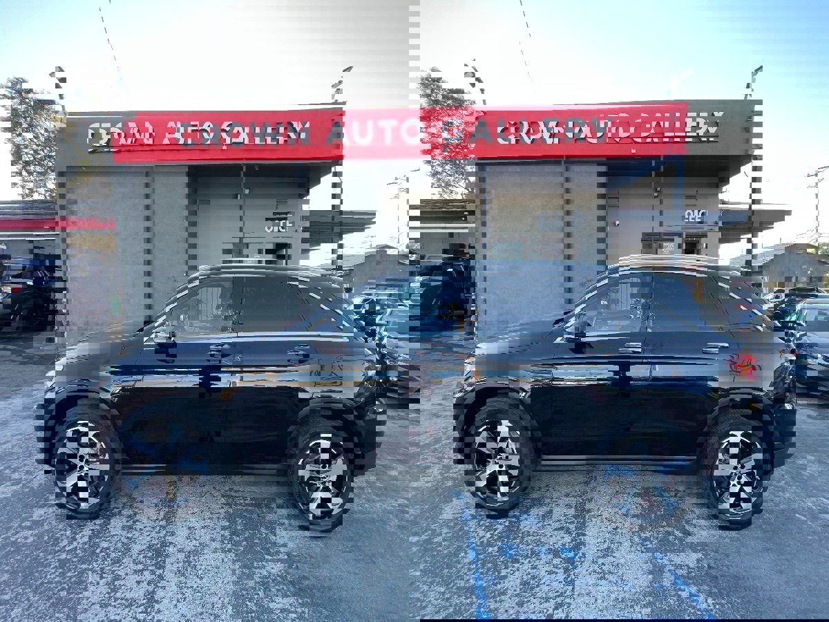 Used 2019 Mercedes-Benz GLC 350e 4MATIC image 6