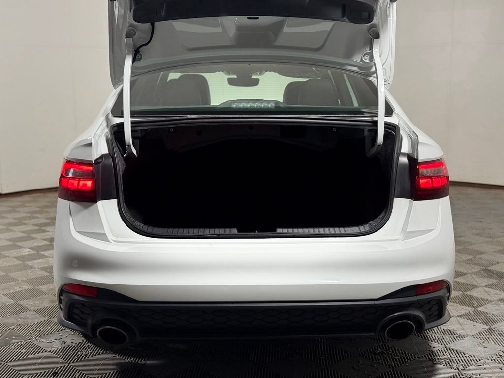 Used 2022 Volkswagen Jetta GLI Autobahn FWD image 6