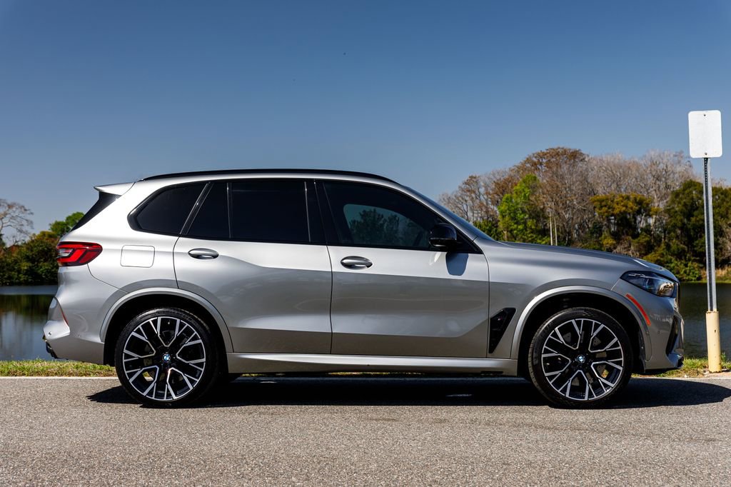 Used 2022 BMW X5 M w/ Competition Package 2 AWD/4WD image 3