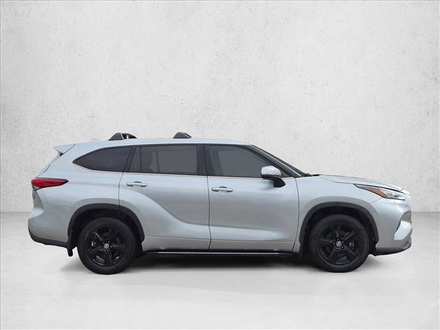 Used 2020 Toyota Highlander LE FWD image 4